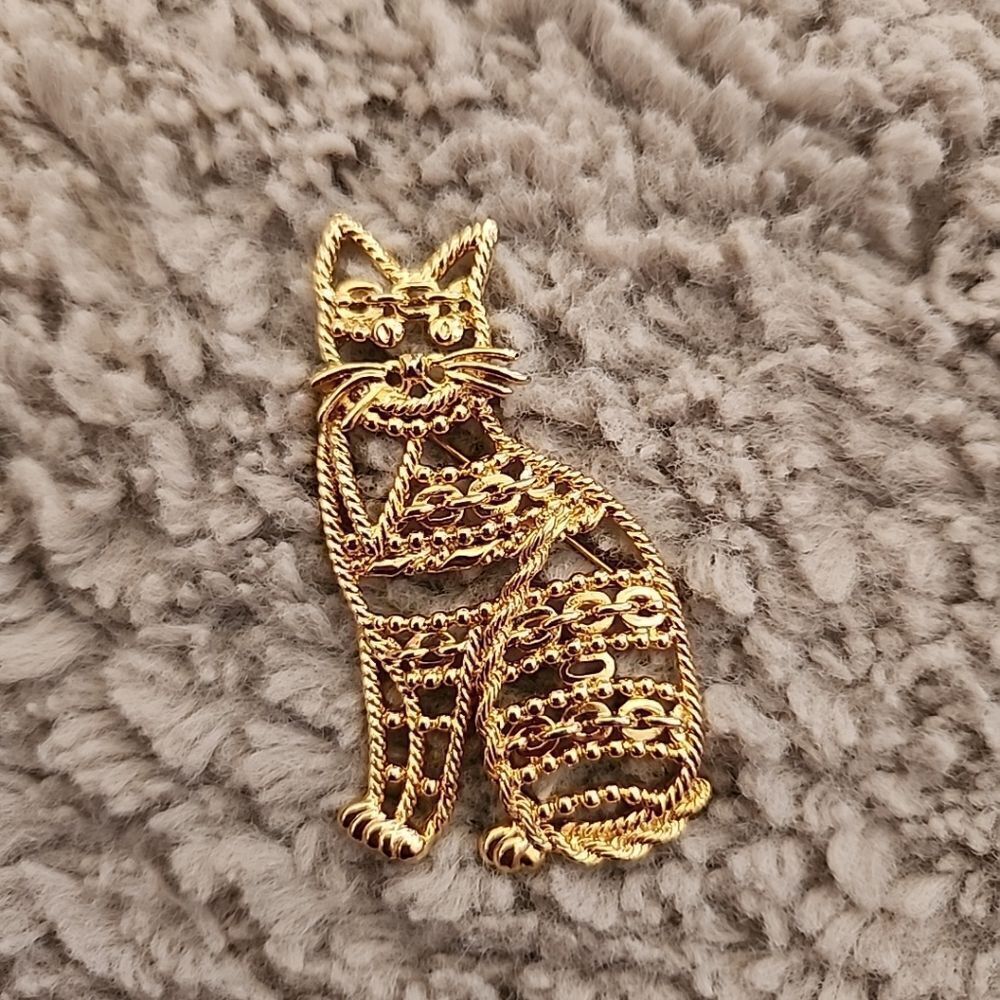 Cat Brooch Gold Tone Vintage CAJC Scarf Pin